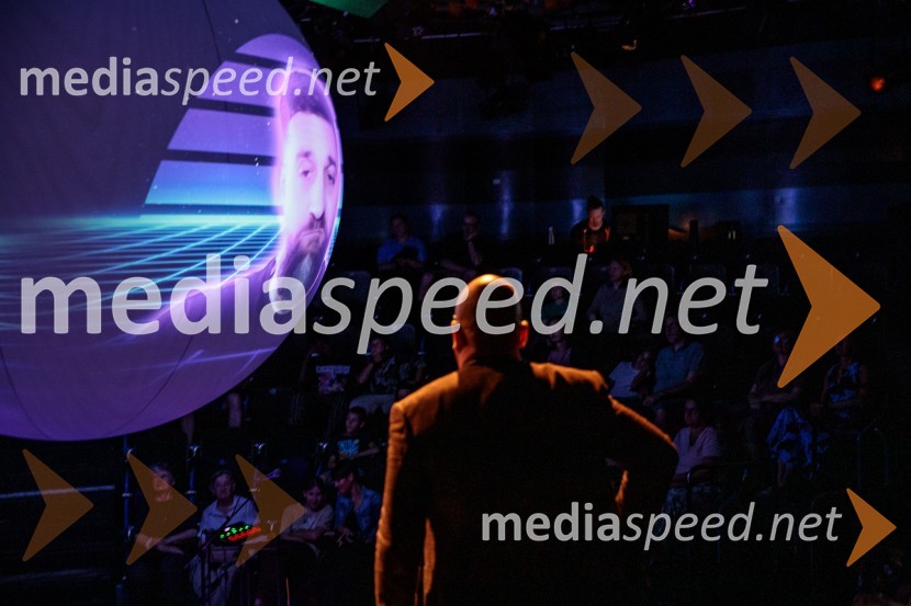  Boštjan Gombač, glasbenikNeandertalčeva piščal, zakaj potrebujemo glasbo, sploh?, premiera v Cankarjevem domu