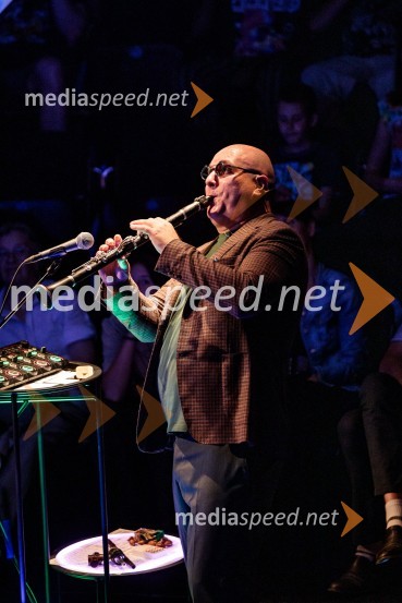  Boštjan Gombač, glasbenikNeandertalčeva piščal, zakaj potrebujemo glasbo, sploh?, premiera v Cankarjevem domu