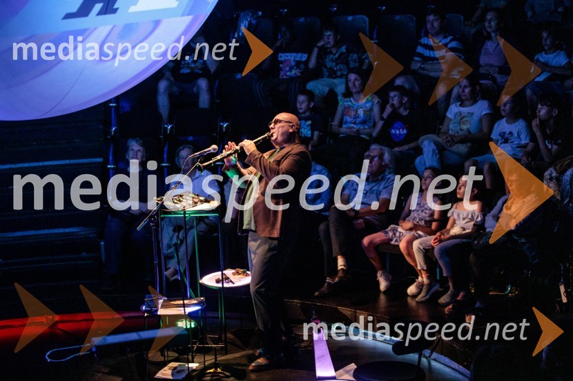  Boštjan Gombač, glasbenikNeandertalčeva piščal, zakaj potrebujemo glasbo, sploh?, premiera v Cankarjevem domu