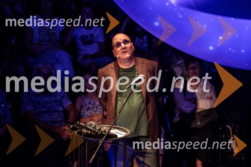  Boštjan Gombač, glasbenikNeandertalčeva piščal, zakaj potrebujemo glasbo, sploh?, premiera v Cankarjevem domu