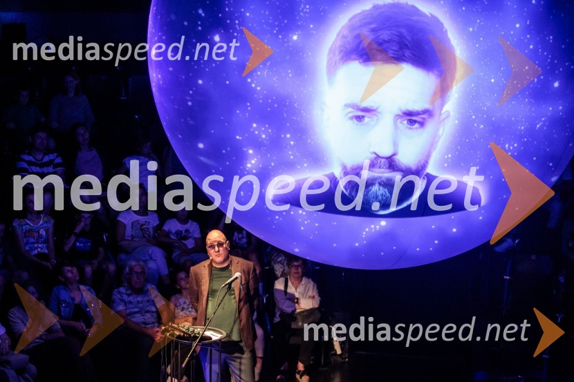  Boštjan Gombač, glasbenikNeandertalčeva piščal, zakaj potrebujemo glasbo, sploh?, premiera v Cankarjevem domu