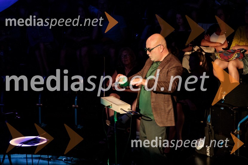  Boštjan Gombač, glasbenikNeandertalčeva piščal, zakaj potrebujemo glasbo, sploh?, premiera v Cankarjevem domu