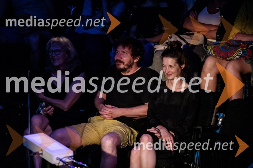  ... ;  Sara Slivnik, scenografinjaNeandertalčeva piščal, zakaj potrebujemo glasbo, sploh?, premiera v Cankarjevem domu