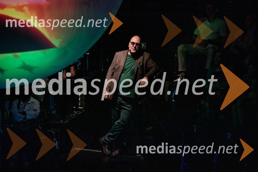  Boštjan Gombač, glasbenikNeandertalčeva piščal, zakaj potrebujemo glasbo, sploh?, premiera v Cankarjevem domu