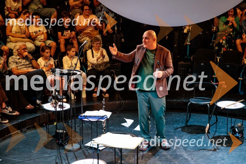  Boštjan Gombač, glasbenikNeandertalčeva piščal, zakaj potrebujemo glasbo, sploh?, premiera v Cankarjevem domu