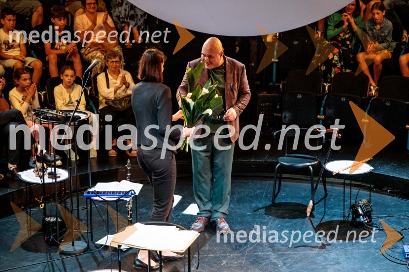  ... ;  Boštjan Gombač, glasbenikNeandertalčeva piščal, zakaj potrebujemo glasbo, sploh?, premiera v Cankarjevem domu