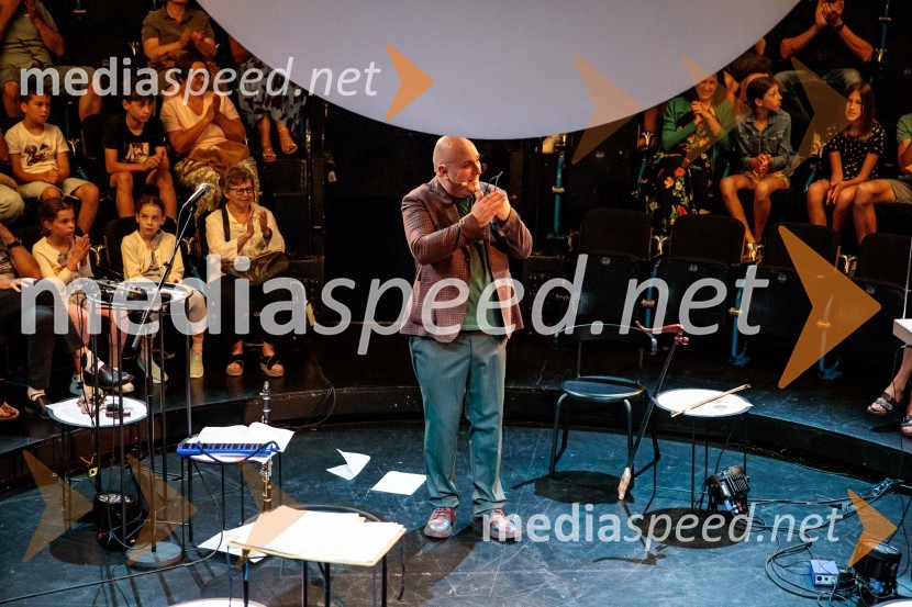  Boštjan Gombač, glasbenikNeandertalčeva piščal, zakaj potrebujemo glasbo, sploh?, premiera v Cankarjevem domu