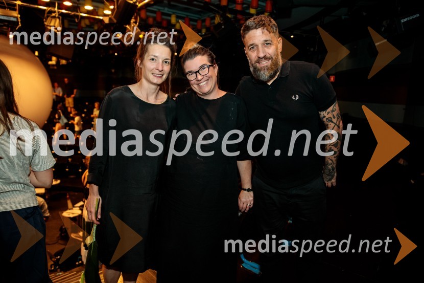  Sara Slivnik, scenografinja;  Ivana Djilas, režiserka;  Žiga  Gombač, pisatelj in pesnik, avtor stripa CukrarnaNeandertalčeva piščal, zakaj potrebujemo glasbo, sploh?, premiera v Cankarjevem domu