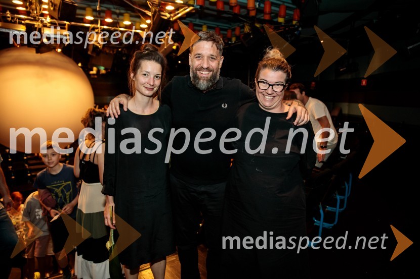  Sara Slivnik, scenografinja;  Žiga  Gombač, pisatelj in pesnik, avtor stripa Cukrarna;  Ivana Djilas, režiserkaNeandertalčeva piščal, zakaj potrebujemo glasbo, sploh?, premiera v Cankarjevem domu