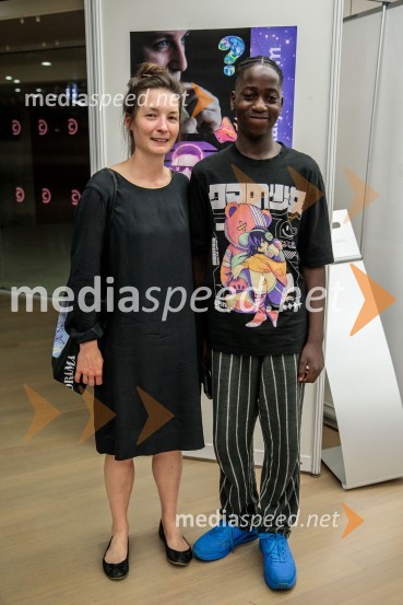  Sara Slivnik, scenografinja;  Ruben GombačNeandertalčeva piščal, zakaj potrebujemo glasbo, sploh?, premiera v Cankarjevem domu