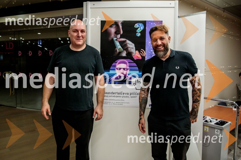  Boštjan Gombač, glasbenik;  Žiga  Gombač, pisatelj in pesnik, avtor stripa CukrarnaNeandertalčeva piščal, zakaj potrebujemo glasbo, sploh?, premiera v Cankarjevem domu