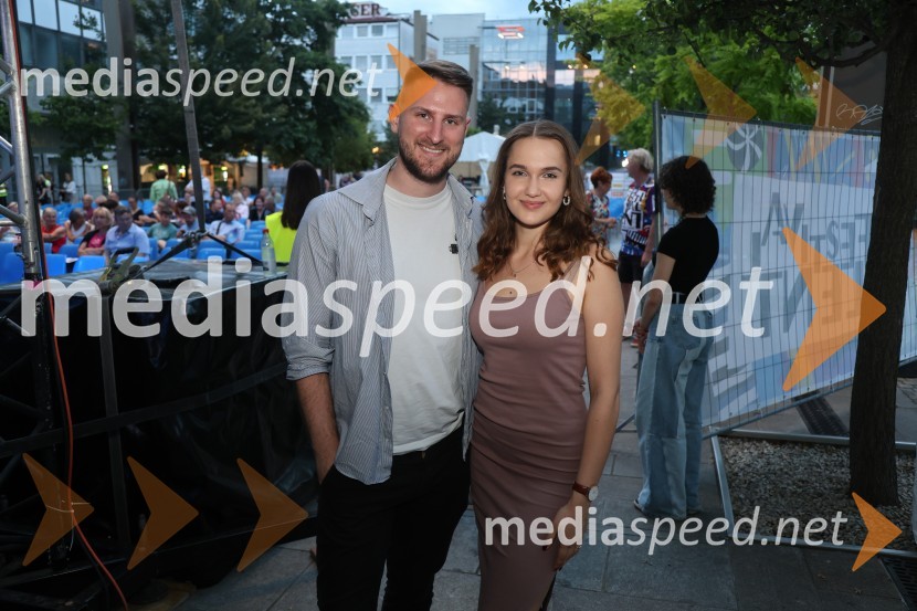  Gregor Ravnik, pevec;  Veronika Strnad, pevkaVečer slovenske popevke, Lent 2024