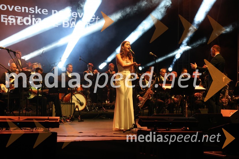  Veronika Strnad, pevkaVečer slovenske popevke, Lent 2024