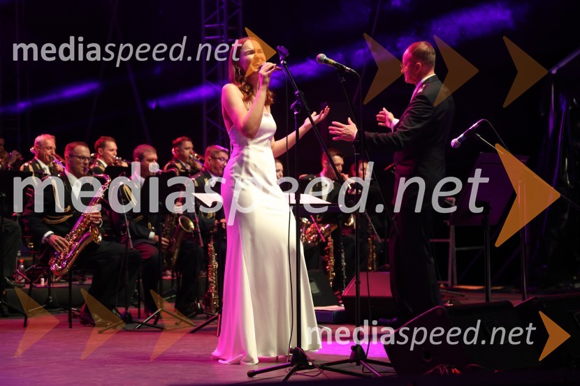  Veronika Strnad, pevkaVečer slovenske popevke, Lent 2024