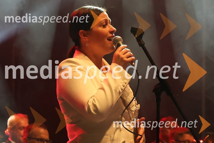  Nuška Drašček, pevkaVečer slovenske popevke, Lent 2024