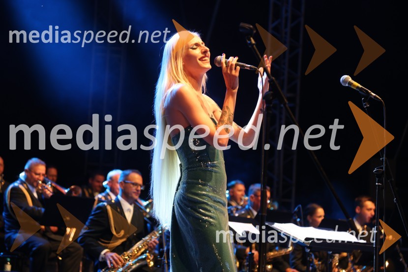  Sara Briški Cirman - Raiven, pevka, harfistkaVečer slovenske popevke, Lent 2024