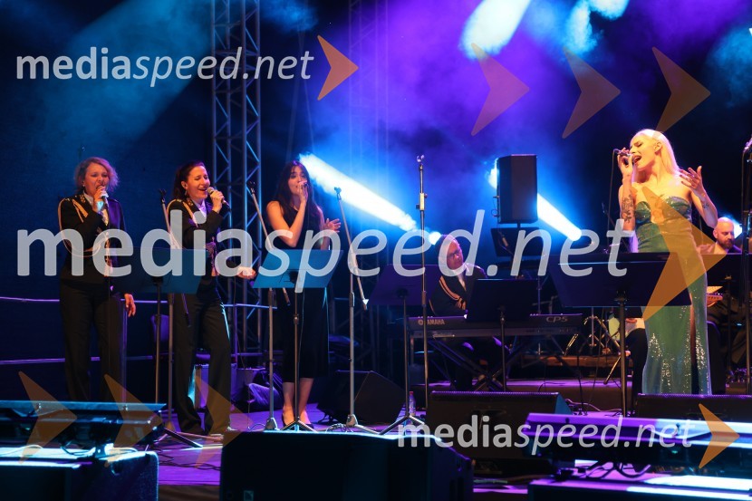  Sara Briški Cirman - Raiven, pevka, harfistkaVečer slovenske popevke, Lent 2024