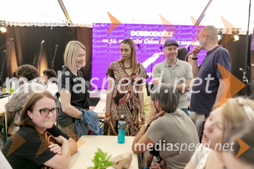  ... ;  Katja Stergar, direktorica Javna agencija za knjigo; Prof. Dr. Andrej Predin, pisatelj in novinarKresnika za najboljši roman leta je prejela Anja Mugerli