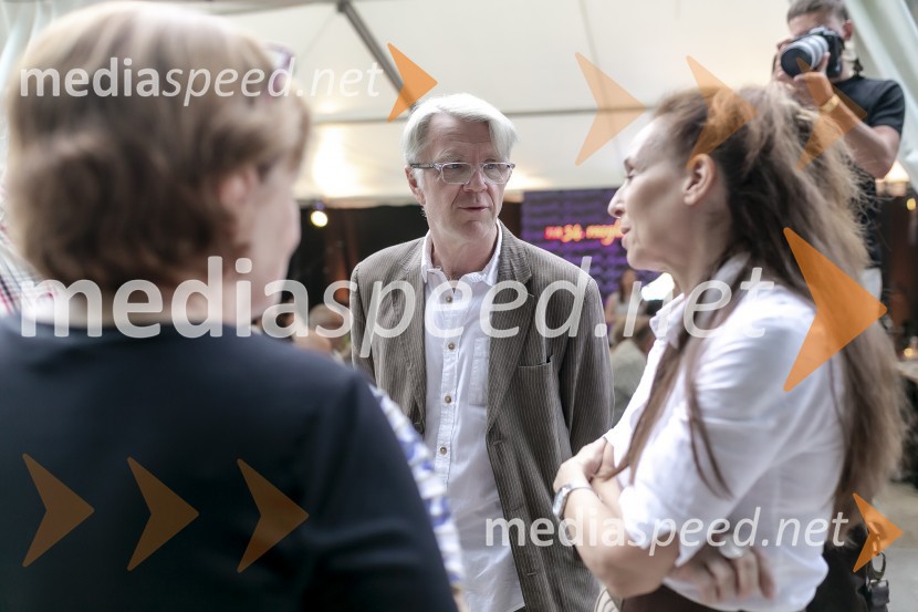  Branko Završan, igralec;  Lučka Počkaj, igralkaKresnika za najboljši roman leta je prejela Anja Mugerli