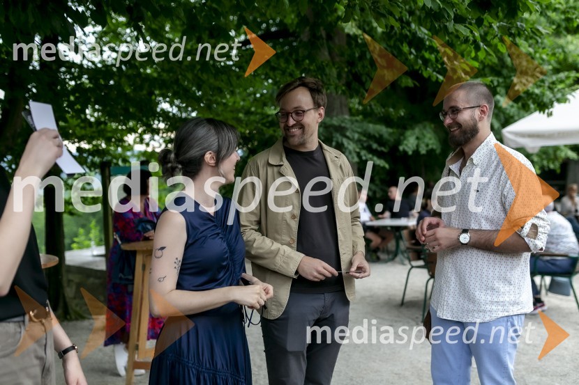  Pia Prezelj, novinarka;  Jaka Gerčar, urednik in raziskovalec, Filozofska fakulteta Ljubljana;  Sašo Puljarević, literarni kritikKresnika za najboljši roman leta je prejela Anja Mugerli