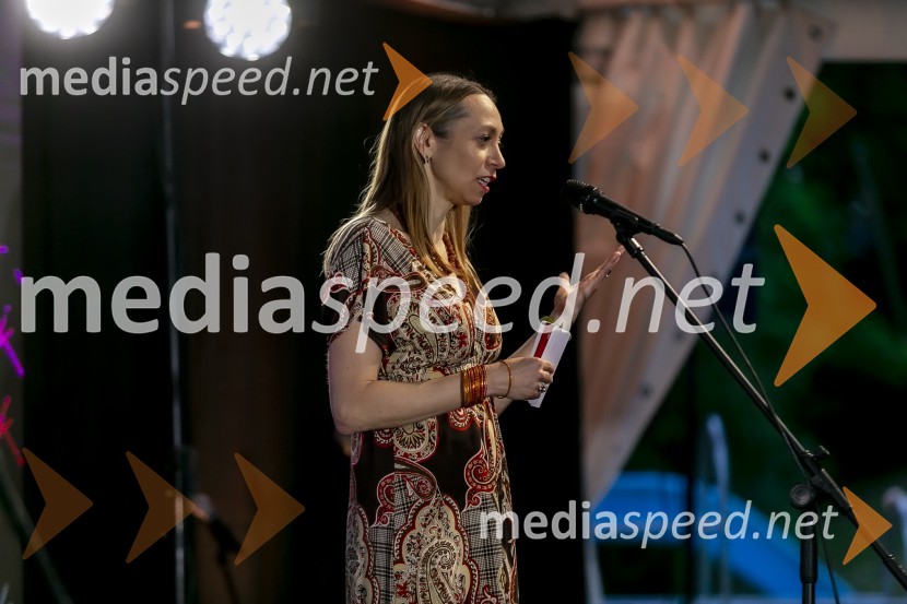  Katja Stergar, direktorica Javna agencija za knjigoKresnika za najboljši roman leta je prejela Anja Mugerli