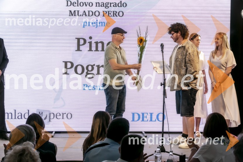 Prof. Dr. Andrej Predin, pisatelj in novinar;  Pino PograjcKresnika za najboljši roman leta je prejela Anja Mugerli