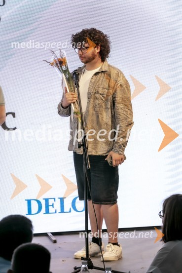  Pino PograjcKresnika za najboljši roman leta je prejela Anja Mugerli