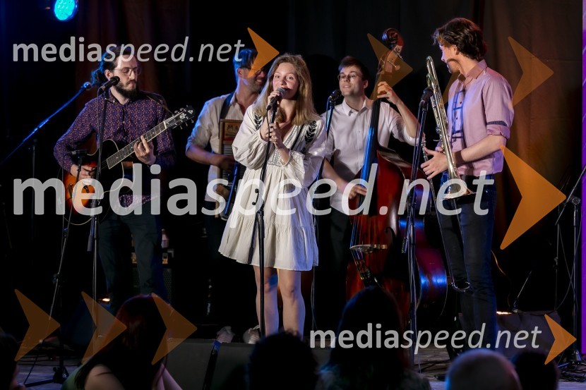  Marjeta PrudičKresnika za najboljši roman leta je prejela Anja Mugerli