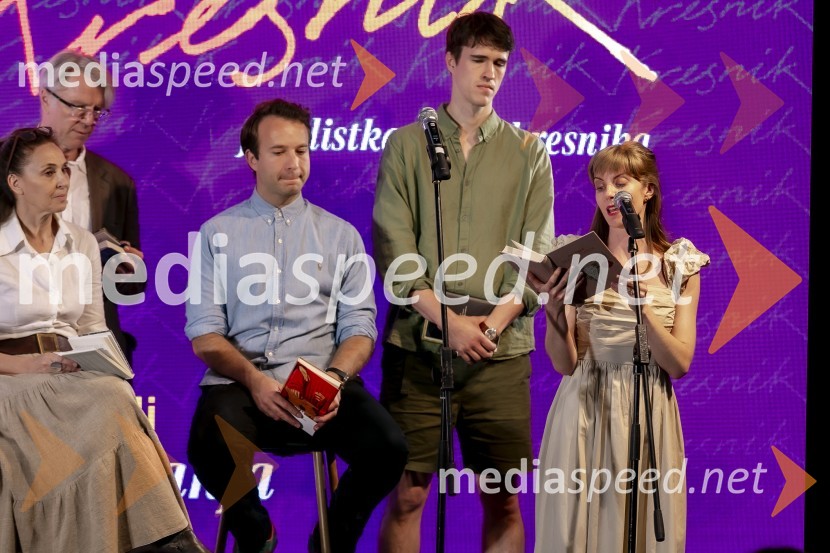  Lučka Počkaj, igralka;  Branko Završan, igralec;  Nik  Škrlec, igralec;  Urban Kuntarič, igralec;  Lena Hribar  Škrlec, igralkaKresnika za najboljši roman leta je prejela Anja Mugerli