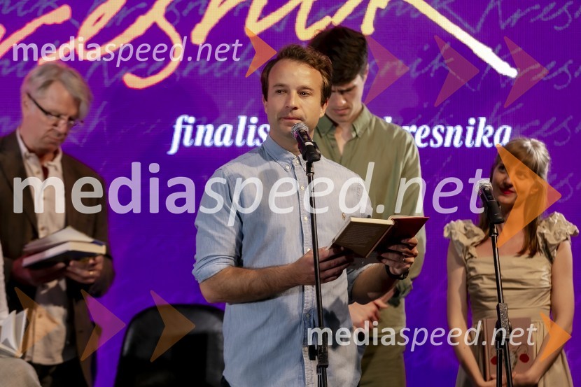  Nik  Škrlec, igralecKresnika za najboljši roman leta je prejela Anja Mugerli