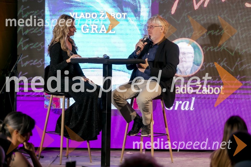  Bernarda Žarn, voditeljica;  Vlado Žabot, pisateljKresnika za najboljši roman leta je prejela Anja Mugerli