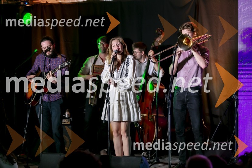  Marjeta PrudičKresnika za najboljši roman leta je prejela Anja Mugerli