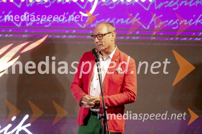  Igor Bratož, novinarKresnika za najboljši roman leta je prejela Anja Mugerli