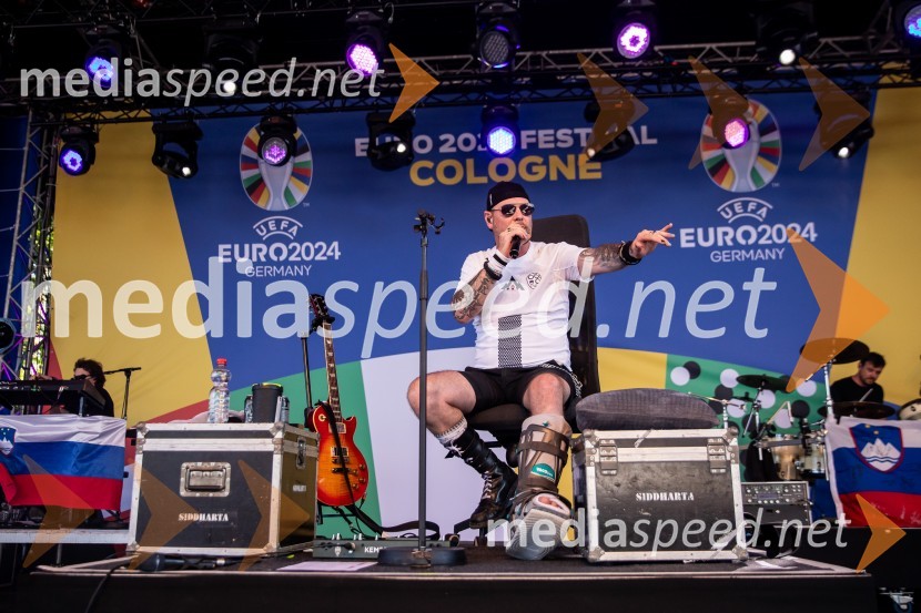  Tomi Meglič, glasbenik, pevec skupine SiddhartaSlovenija gre naprej: Slovenci do točke in uvrstitve v osmino finala EURA 2024