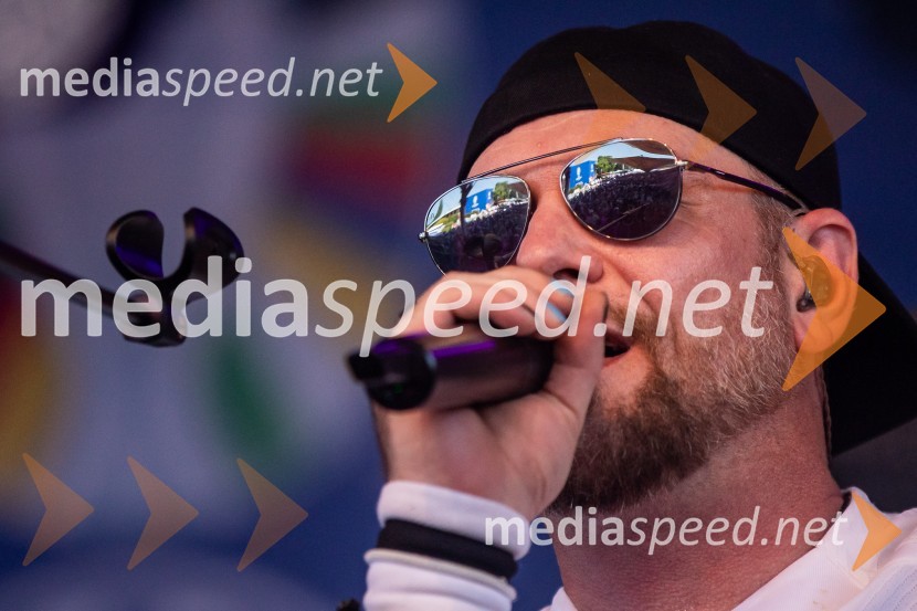  Tomi Meglič, glasbenik, pevec skupine SiddhartaSlovenija gre naprej: Slovenci do točke in uvrstitve v osmino finala EURA 2024