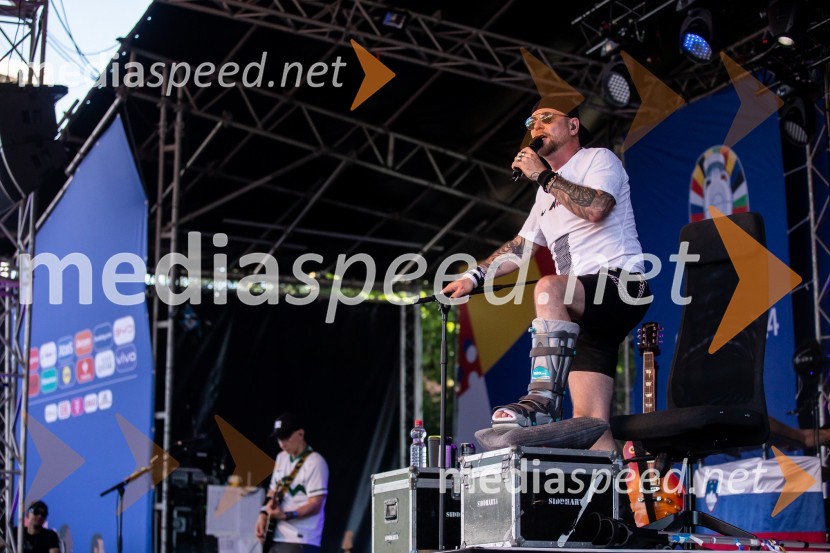  Tomi Meglič, glasbenik, pevec skupine SiddhartaSlovenija gre naprej: Slovenci do točke in uvrstitve v osmino finala EURA 2024