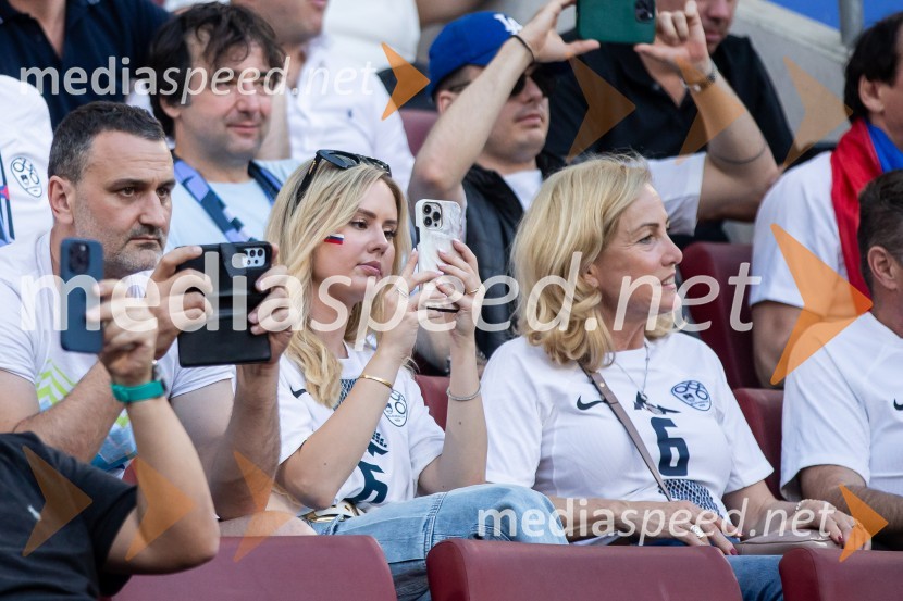  ... ;  Tomaž Kavčič, kuharski mojster, Pri Lojzetu, Zemono, podpredsednik BASS;  Neža Strmčnik;  ... ;  ... Slovenija gre naprej: Slovenci do točke in uvrstitve v osmino finala EURA 2024