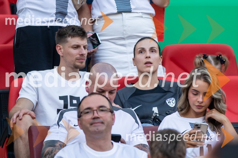  ... ;  Teja Oblak, košarkarica;  ... Slovenija gre naprej: Slovenci do točke in uvrstitve v osmino finala EURA 2024