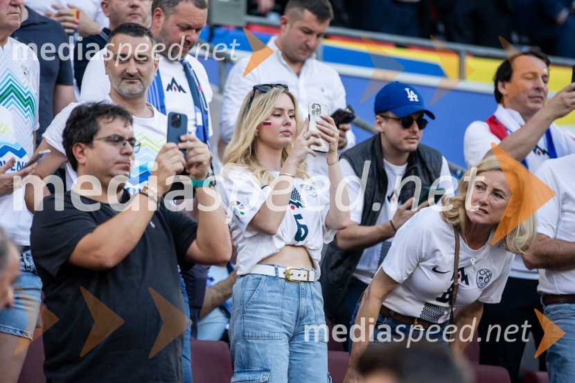  Neža StrmčnikSlovenija gre naprej: Slovenci do točke in uvrstitve v osmino finala EURA 2024