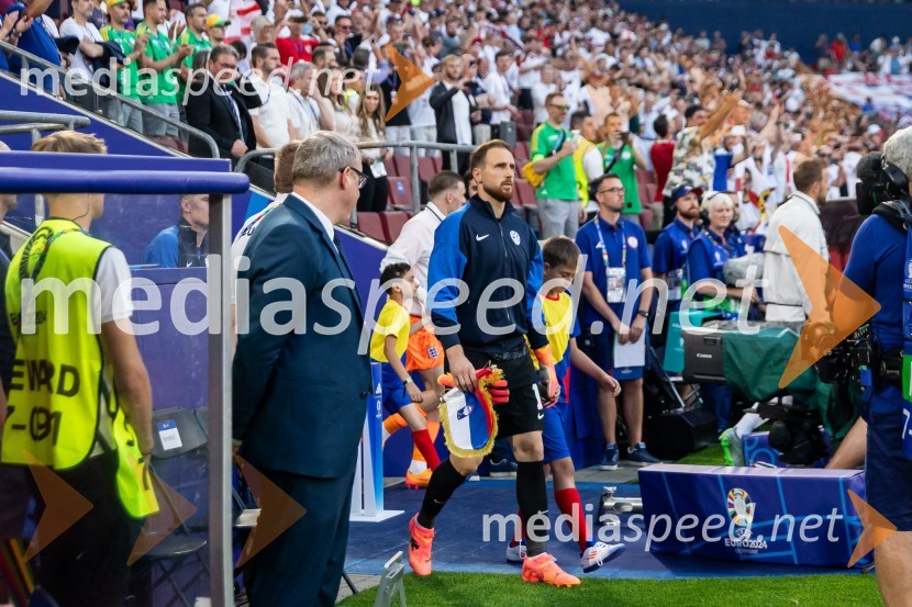  Jan Oblak, nogometašSlovenija gre naprej: Slovenci do točke in uvrstitve v osmino finala EURA 2024