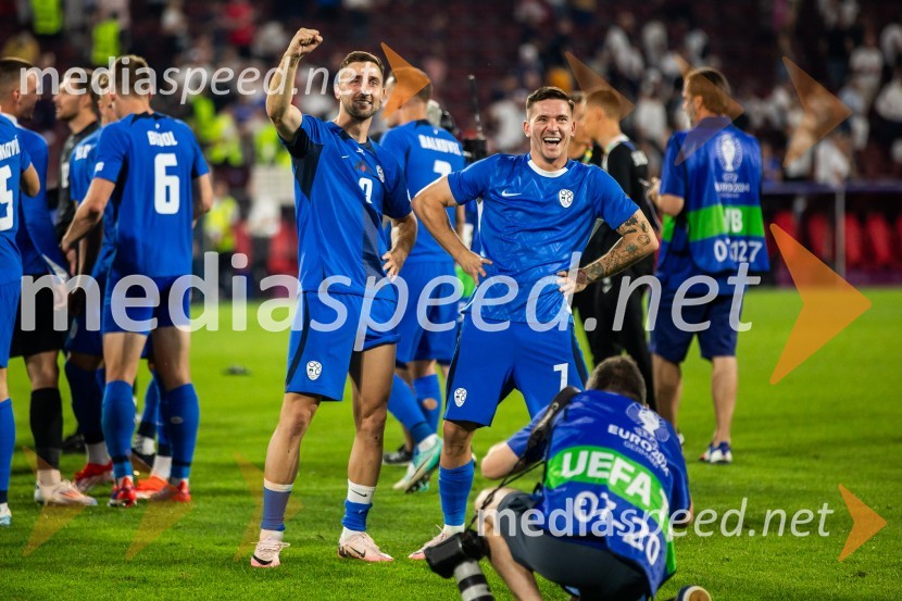  Andraž Šporar, nogometaš;  Benjamin Verbič, nogometašSlovenija gre naprej: Slovenci do točke in uvrstitve v osmino finala EURA 2024