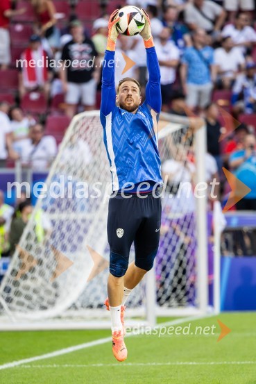  Jan Oblak, nogometašSlovenija gre naprej: Slovenci do točke in uvrstitve v osmino finala EURA 2024