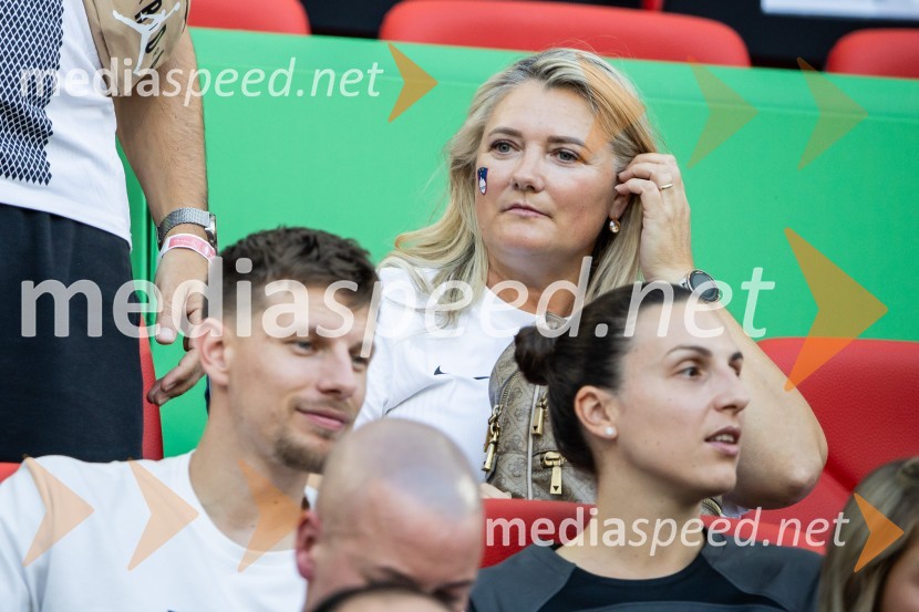  ... ;  ... ;  Teja Oblak, košarkaricaSlovenija gre naprej: Slovenci do točke in uvrstitve v osmino finala EURA 2024