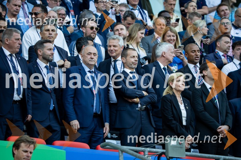  ... ;  Radenko Mijatović, predsednik Nogometne zveze Slovenije;  Aleksander Čeferin, odvetnik in predsednik UEFE;  ... Slovenija gre naprej: Slovenci do točke in uvrstitve v osmino finala EURA 2024