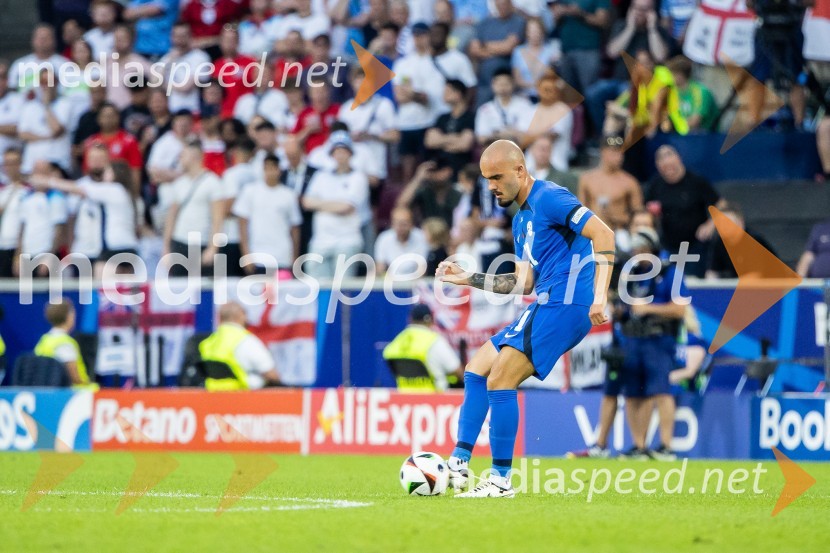  Vanja Drkušić, nogometašSlovenija gre naprej: Slovenci do točke in uvrstitve v osmino finala EURA 2024