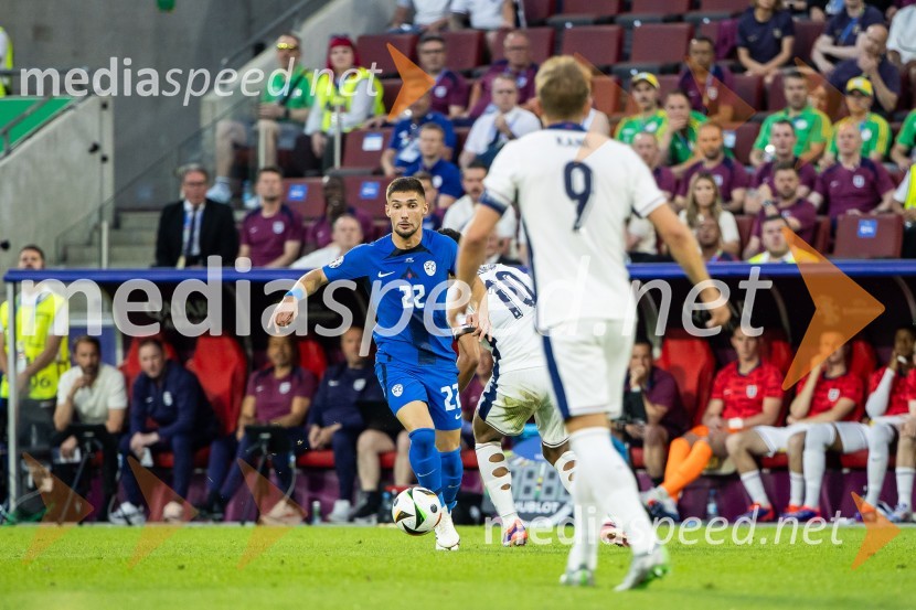  Adam Gnezda Čerin, nogometašSlovenija gre naprej: Slovenci do točke in uvrstitve v osmino finala EURA 2024