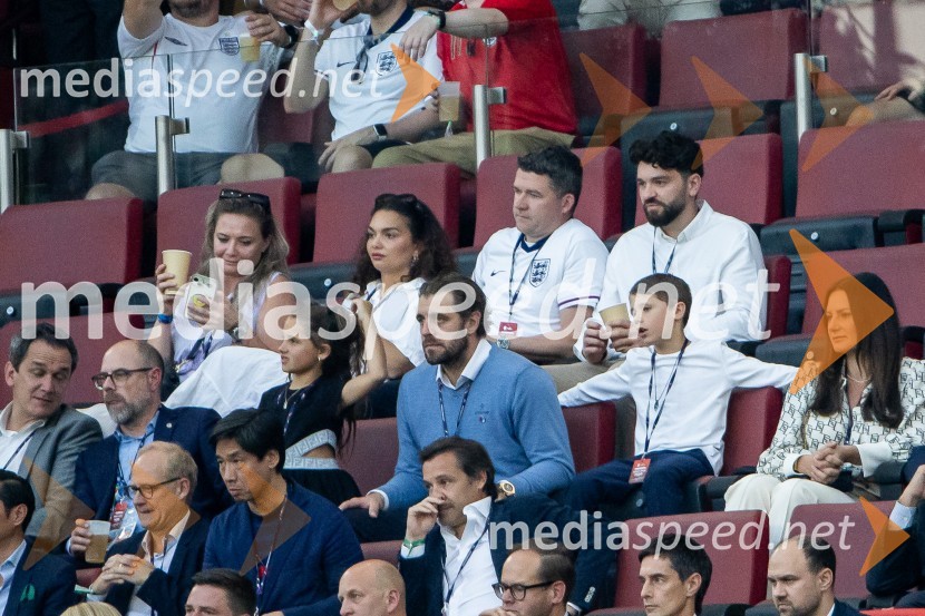  Anže Kopitar, hokejistSlovenija gre naprej: Slovenci do točke in uvrstitve v osmino finala EURA 2024