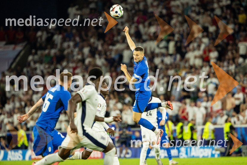  Žan Celar, nogometašSlovenija gre naprej: Slovenci do točke in uvrstitve v osmino finala EURA 2024