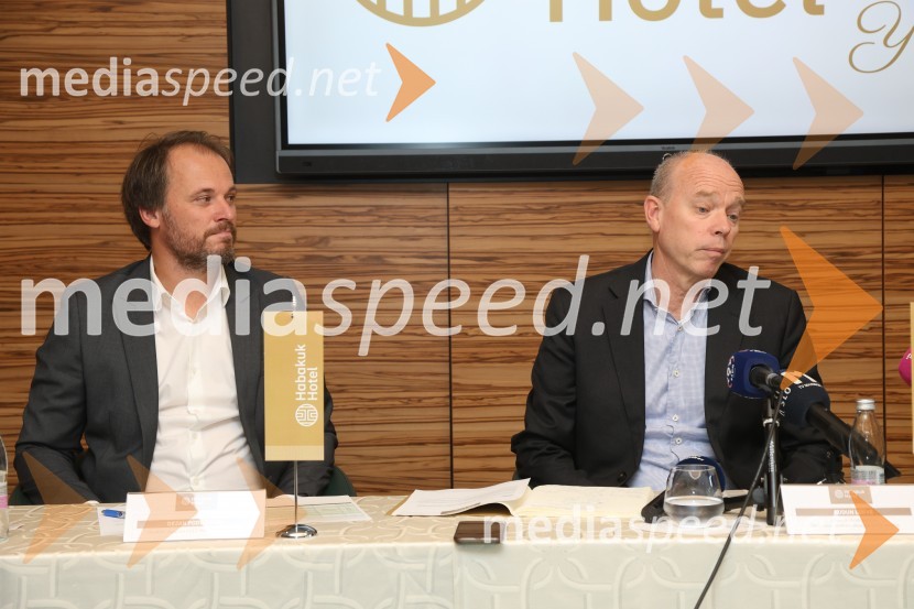  Dejan Podgoršek, Artana;  Audun Lekve, glavni izvršni direktor, CRE CottbusHotel Habakuk ima novega lastnika in upravljavca