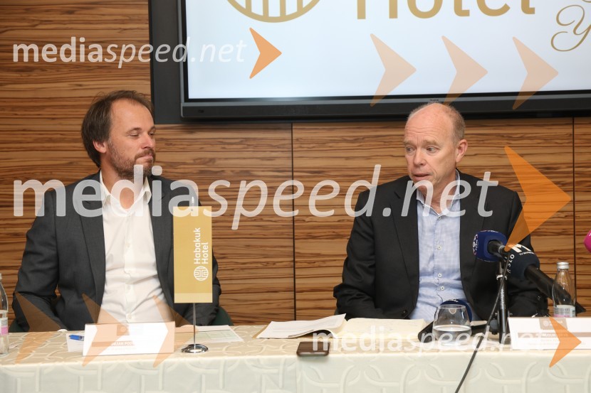  Dejan Podgoršek, Artana;  Audun Lekve, glavni izvršni direktor, CRE CottbusHotel Habakuk ima novega lastnika in upravljavca